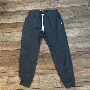 Vuori joggers- charcoal Heather